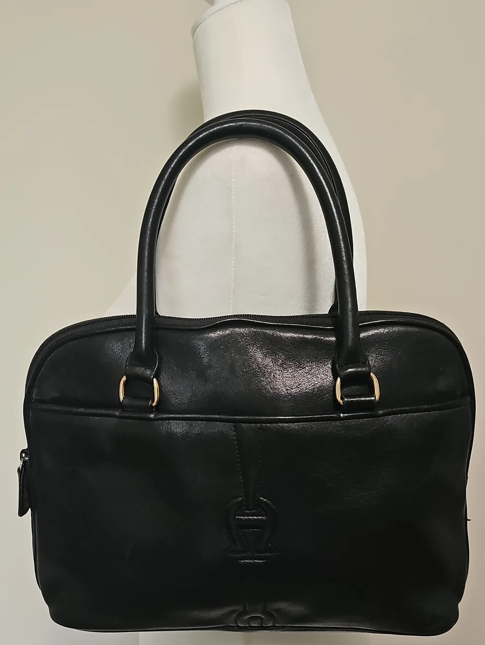 Vintage Etienne Aigner Black Leather Satchel Handbag 10x12